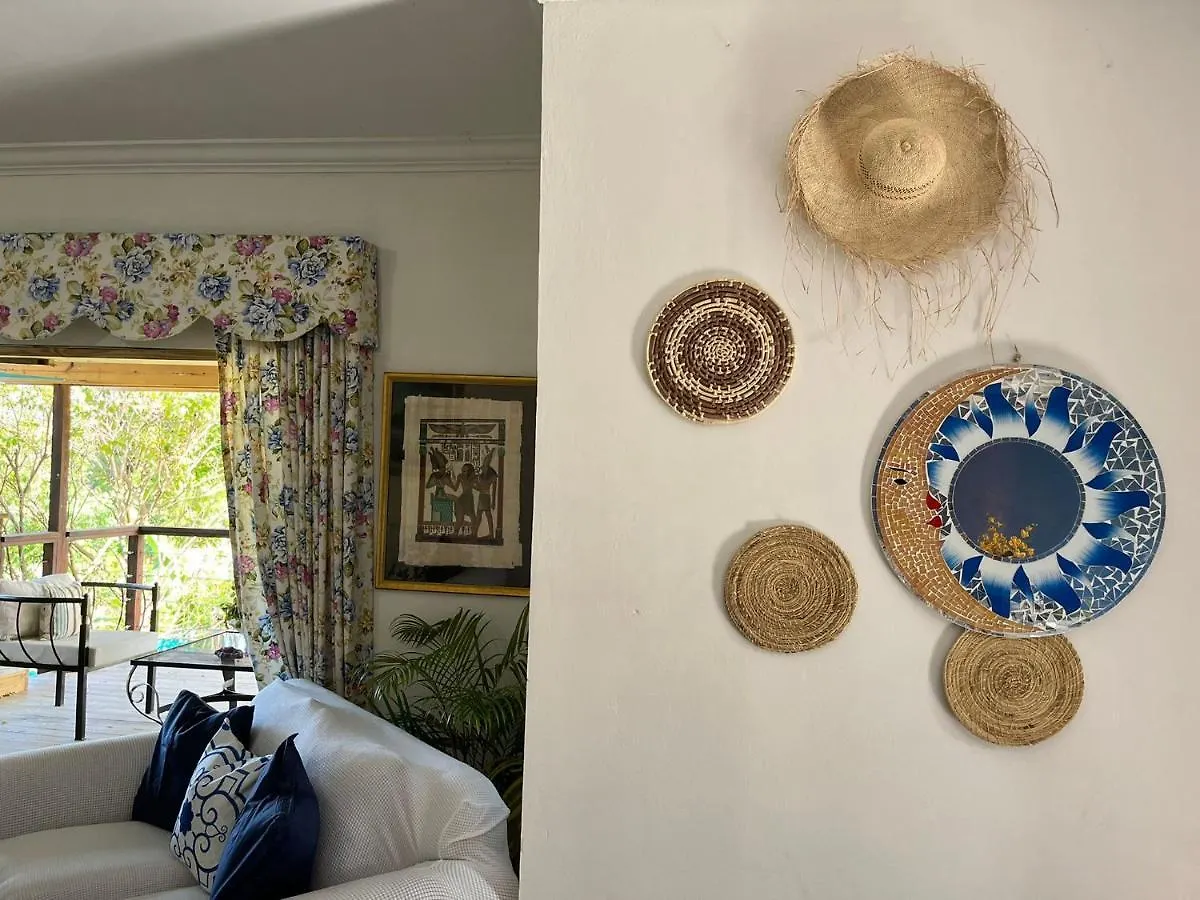 Guest house Hidden Gem @ White River Ocho Rios - Secluded Retreat For Two Hotel